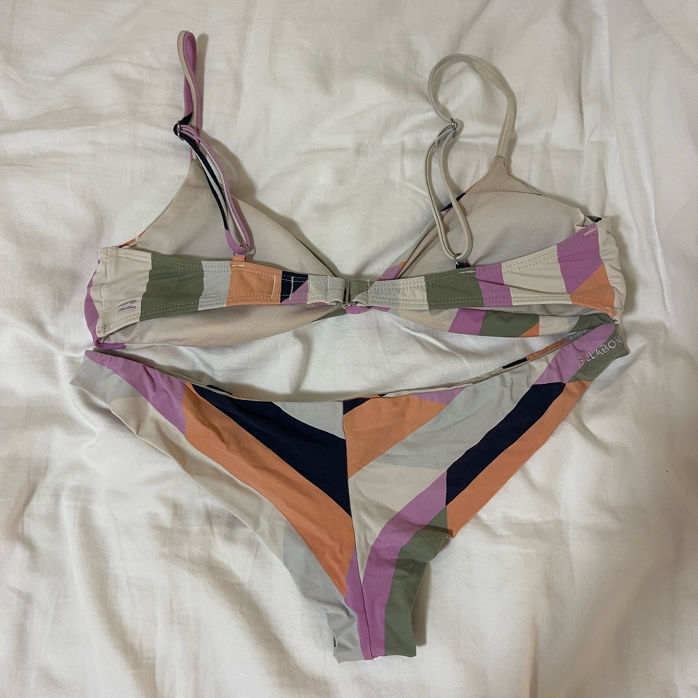 Billabong Bikini - Picture 2 of 3